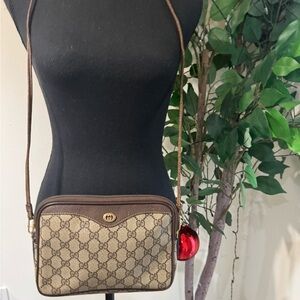 GUCCI GG Supreme Beige PVC Leather crossbody Bag and dust bag